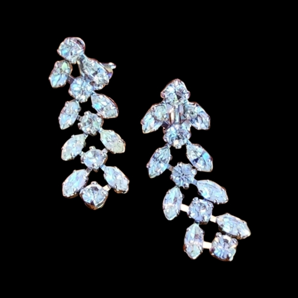 Vintage Bridal Earrings Rhinestone Clip on Signed B David Silver Tone .75"